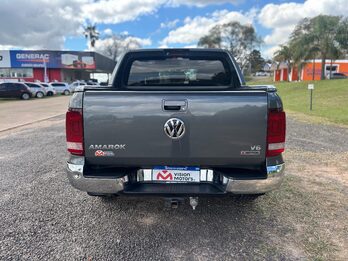 VOLKSWAGEN AMAROK V6 30TD 4X4 DC AT EXTREME. Recibo vehículos de menor y mayor valor.