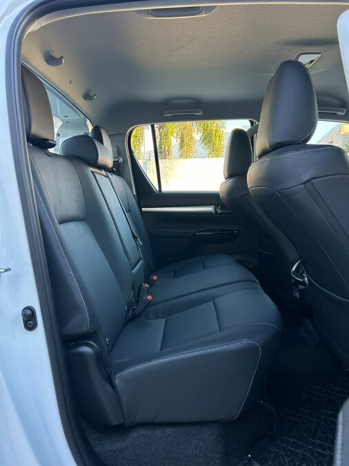 Toyota hilux - srx 4x4 - motor 2.8 204cv - caja AT/6 - año 2026 0km - trocha ancha