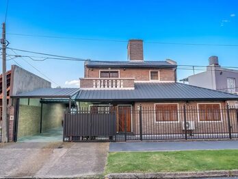 Amplia casa con pileta y quincho — Zona Sur, Paraná