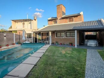 Amplia casa con pileta y quincho — Zona Sur, Paraná