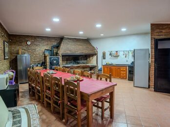 Amplia casa con pileta y quincho — Zona Sur, Paraná