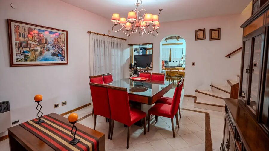 Amplia casa con pileta y quincho — Zona Sur, Paraná