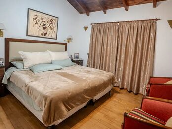 Amplia casa con pileta y quincho — Zona Sur, Paraná