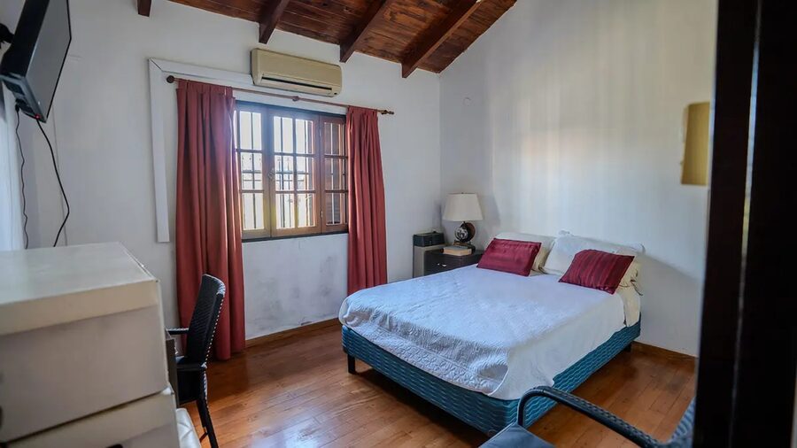 Amplia casa con pileta y quincho — Zona Sur, Paraná