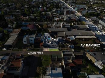 Amplia casa con pileta y quincho — Zona Sur, Paraná