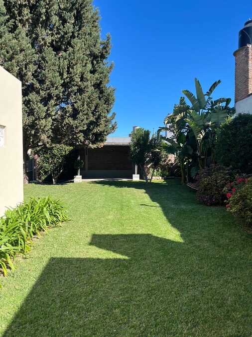 Vendo hermosa casa en calle Hernandarias esquina Febre
