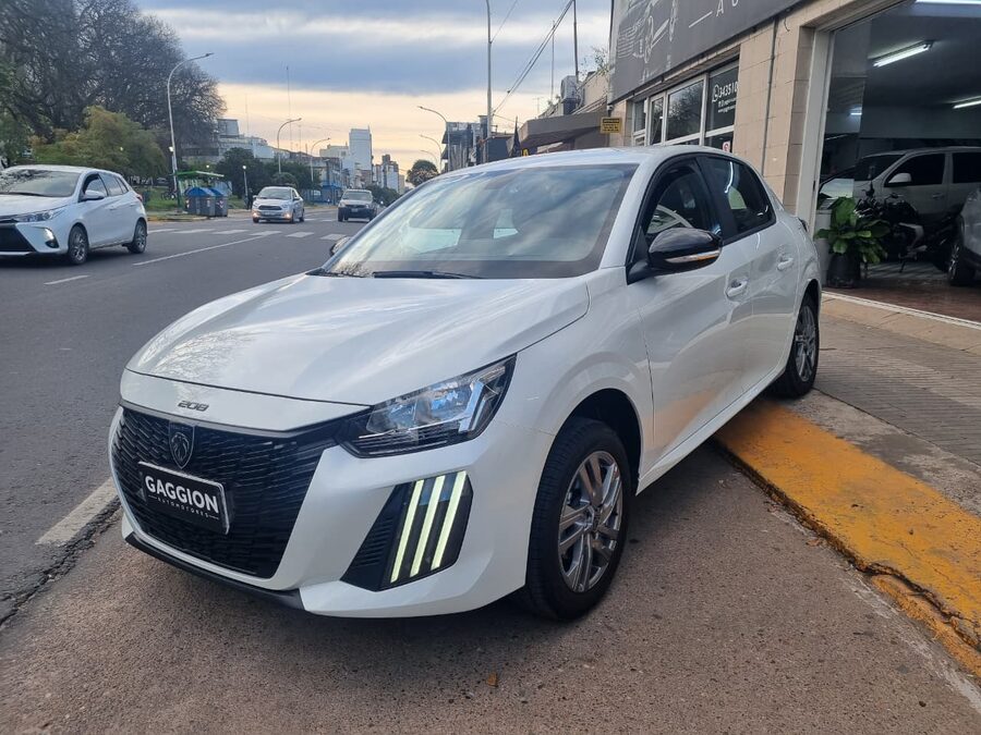 Oportunidad Peugeot 208 Allure 1.6 Aut 2025 Km/2200 (nuevo)