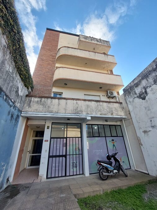 Corrientes 427 Piso 2 al frente