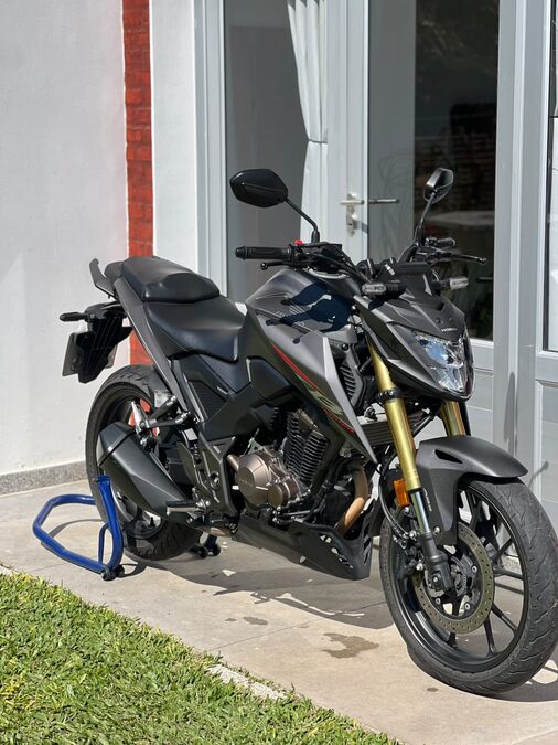 Vendo Honda cb300f