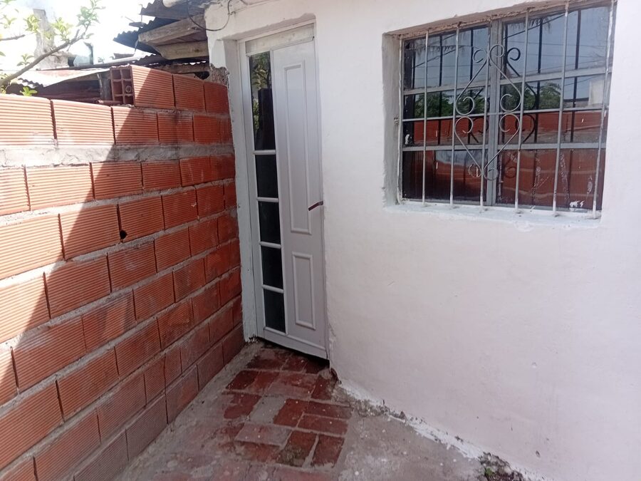 dño alquila dto de 2 amb pb frente impecable $ 210.000 sin expensas brrio san Jose