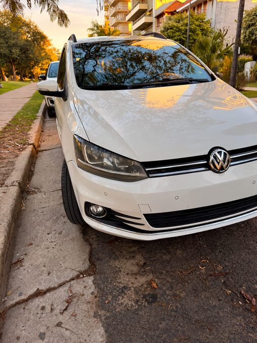 VOLKSWAGEN SURAN 1.6 HIGHLINE - AÑO 2.017