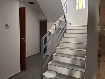 ALQUILER - OFICINAS C/ BELGRANO Y FELICIANO