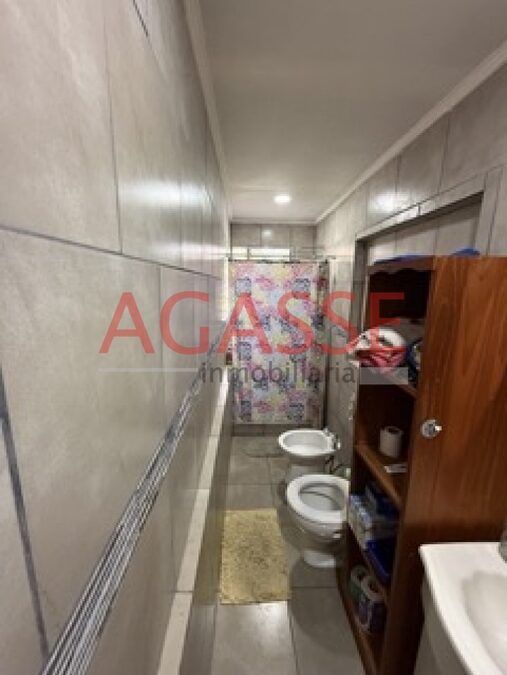CALLE CANDIOTTI VENDO DOS CASAS EN UNA. AMPLIA EN MUY BUEN ESTADO