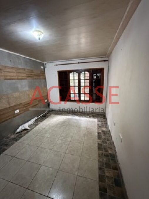 CALLE CANDIOTTI VENDO DOS CASAS EN UNA. AMPLIA EN MUY BUEN ESTADO