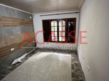 CALLE CANDIOTTI VENDO DOS CASAS EN UNA. AMPLIA EN MUY BUEN ESTADO