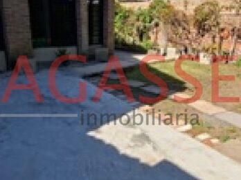 CALLE CANDIOTTI VENDO DOS CASAS EN UNA. AMPLIA EN MUY BUEN ESTADO