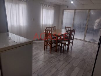 VENDO CALLE GARAYALDE CASA DE 3 DORM AMPLIA. APTA CREDITO.
