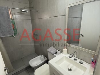 VENDO CALLE GARAYALDE CASA DE 3 DORM AMPLIA. APTA CREDITO.