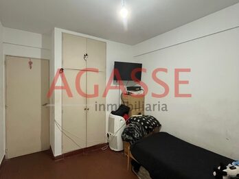 VENDO AMPLIO DPTO DE 3 DORM. CON COCHERA CUBIERTA. 25 DE MAYO