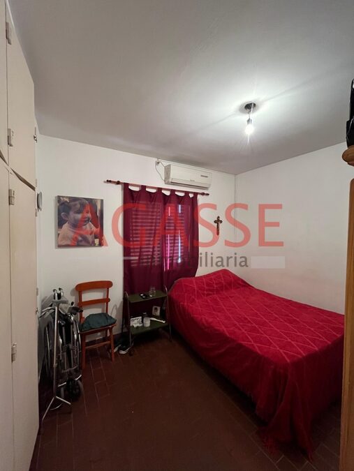 VENDO AMPLIO DPTO DE 3 DORM. CON COCHERA CUBIERTA. 25 DE MAYO