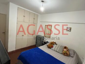 VENDO AMPLIO DPTO DE 3 DORM. CON COCHERA CUBIERTA. 25 DE MAYO