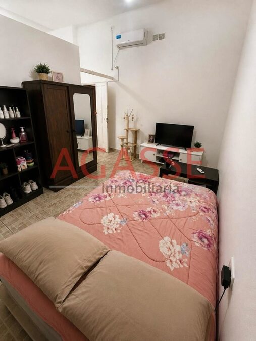 VENDO CALLE VILLAGUAY A MTS RAMIREZ. 2 CASAS EN UNA. IDEAL INVERSIONISTAS.