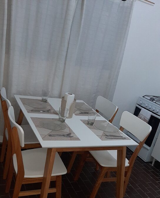 Casa AMOBLADA  en pleno centro.