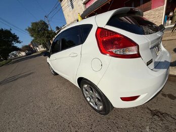 Vendo Ford fiesta 2012