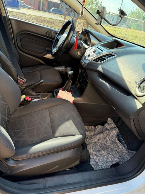 Vendo Ford fiesta 2012
