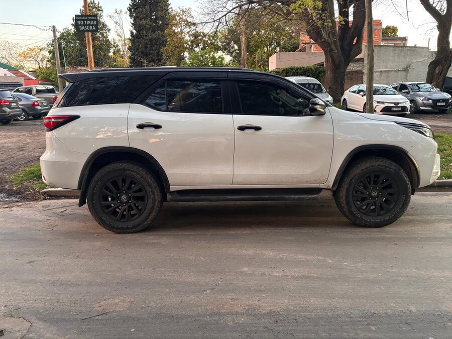 Oportunidad! TOYOTA SW4 4X4 SRX 2.8 TDI 6 AT 7 Asientos