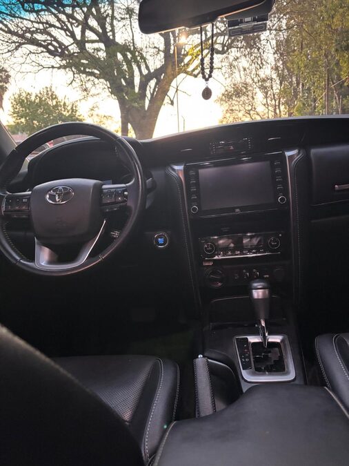 Oportunidad! TOYOTA SW4 4X4 SRX 2.8 TDI 6 AT 7 Asientos