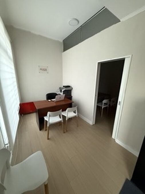 VENDO CALLE MENDOZA LOCAL - OFICINA IMPECABLE