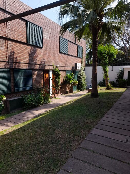 Dueño alquila duplex calle diamante y bavio