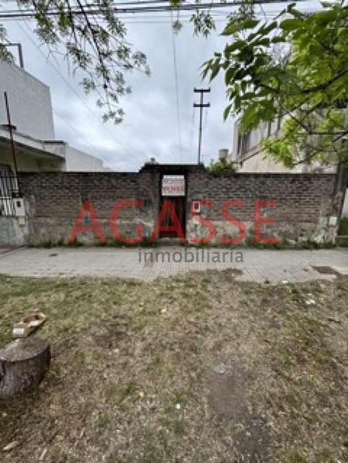 VENDO CALLE MAIPU A MTS DE PERON AMPLIO TERRENO IDEAL DESARROLLOS
