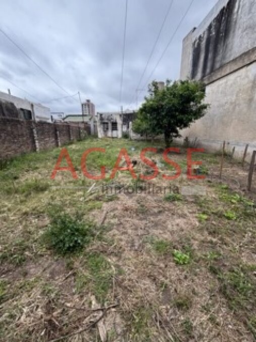 VENDO CALLE MAIPU A MTS DE PERON AMPLIO TERRENO IDEAL DESARROLLOS