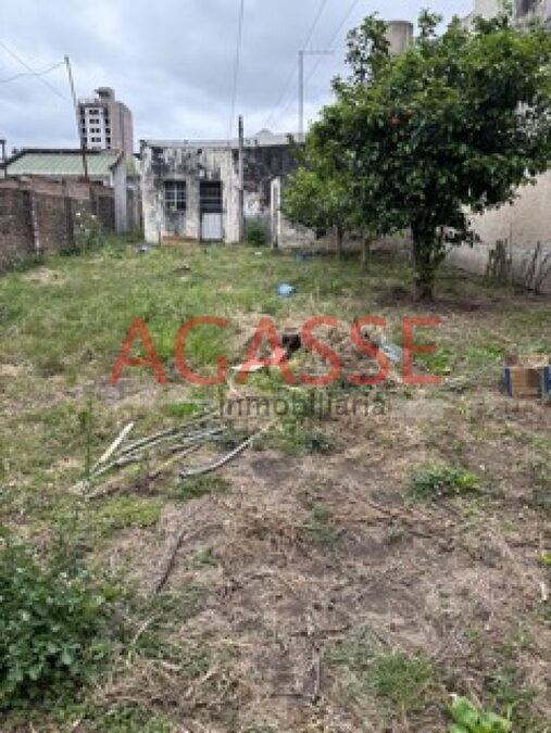 VENDO CALLE MAIPU A MTS DE PERON AMPLIO TERRENO IDEAL DESARROLLOS