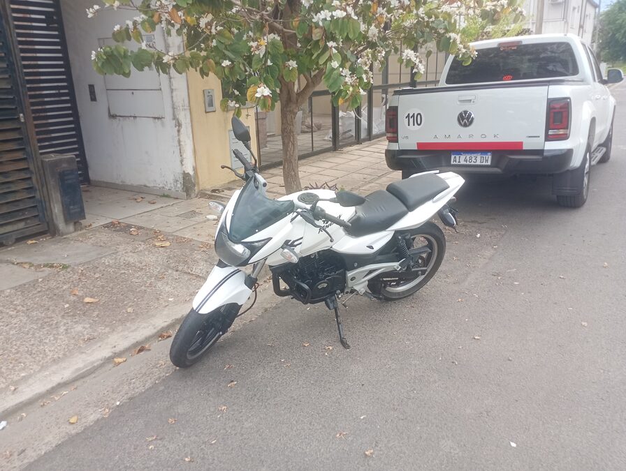 Bajaj 220 2do dueño 2015