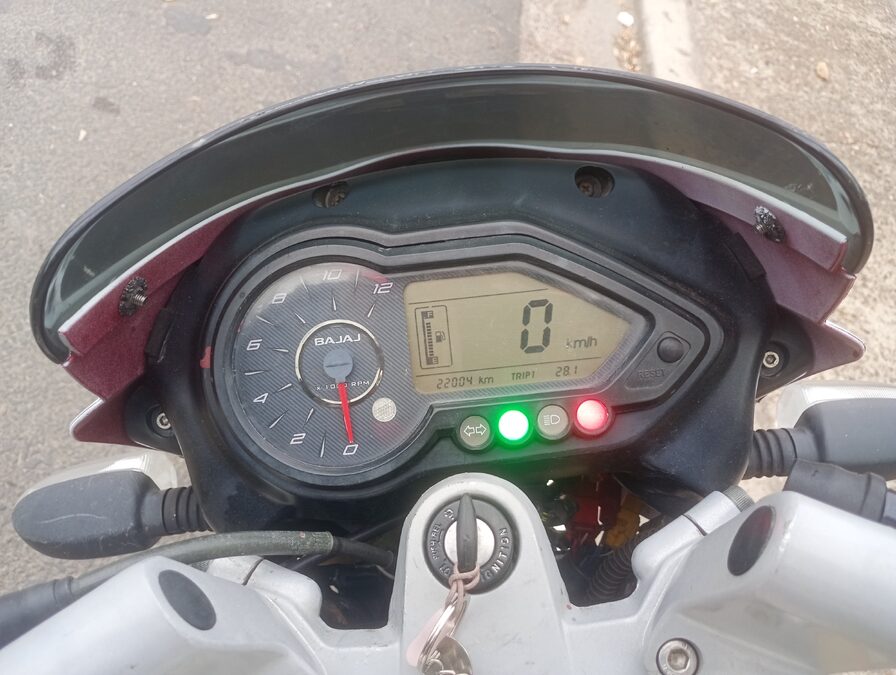 Bajaj 220 2do dueño 2015