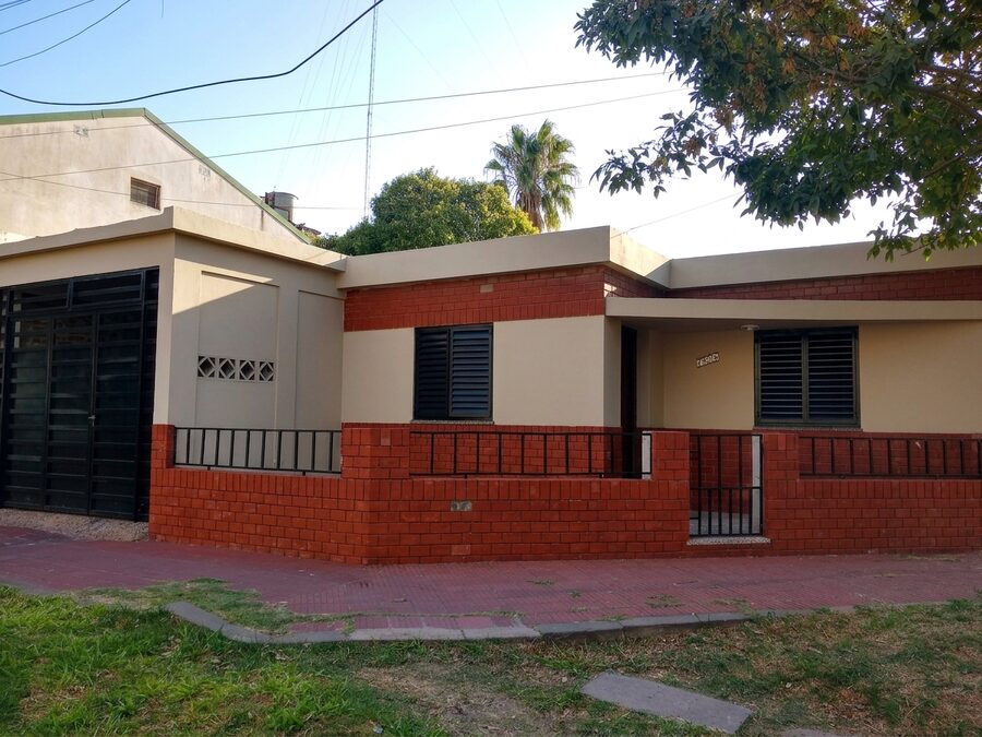 EN VENTA: CASA + LOCAL COMERCIAL. GRELLA casi DON BOSCO