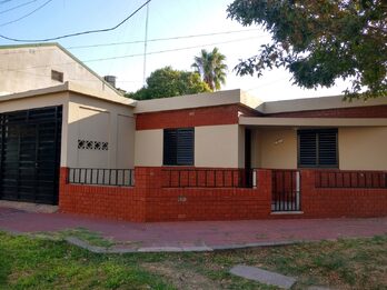 EN VENTA: CASA + LOCAL COMERCIAL. GRELLA casi DON BOSCO