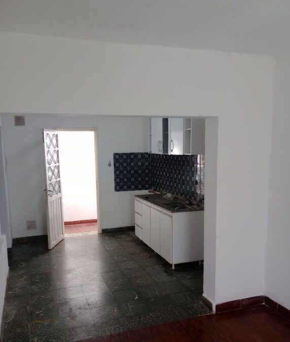 EN VENTA: CASA + LOCAL COMERCIAL. GRELLA casi DON BOSCO