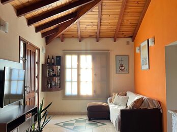 Vendo hermosa casa en calle Hernandarias esquina Febre