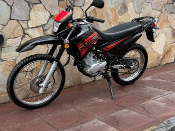 VENDO XTZ 125 CON 15 MIL KM