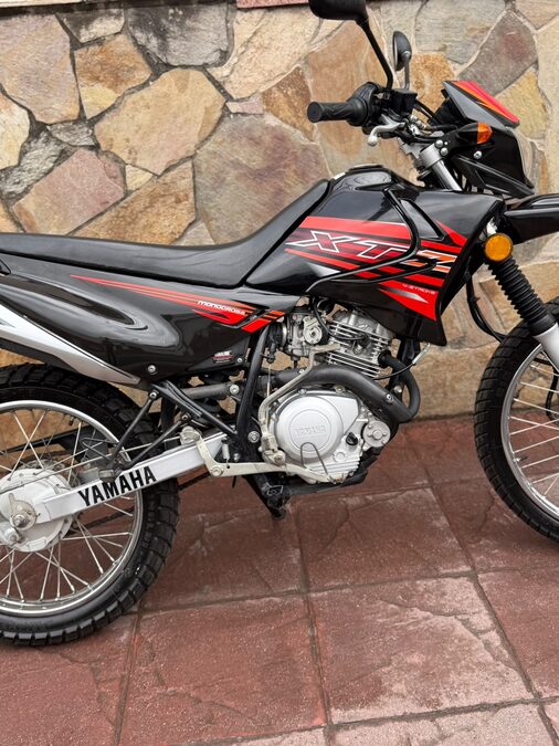 VENDO XTZ 125 CON 15 MIL KM