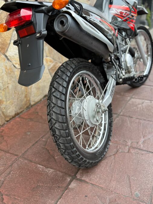 VENDO XTZ 125 CON 15 MIL KM