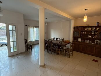 CASA | 5 AMBIENTES | PATIO | APTO CRÉDITO | COCHERA DOBLE | PARANÁ