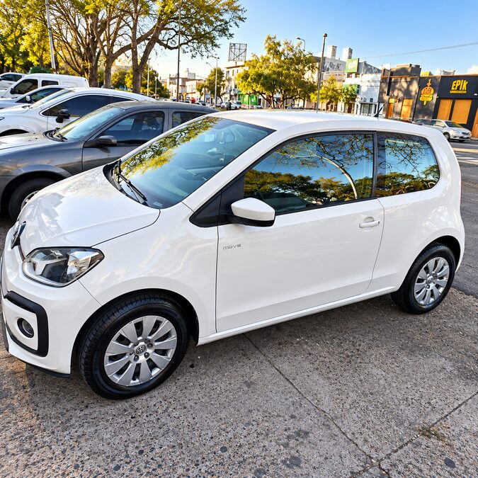 VOLKSWAGEN UP! 1.0 MPI MOVE 3P - AÑO 2.017
