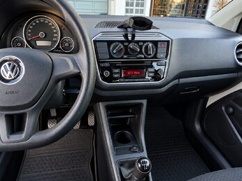 VOLKSWAGEN UP! 1.0 MPI MOVE 3P - AÑO 2.017