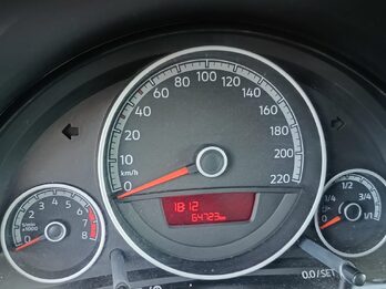 VOLKSWAGEN UP! 1.0 MPI MOVE 3P - AÑO 2.017