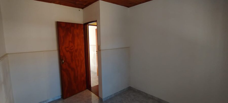 VENDO CASA DE 2 DORMITORIOS ZONA LOS PIPOS